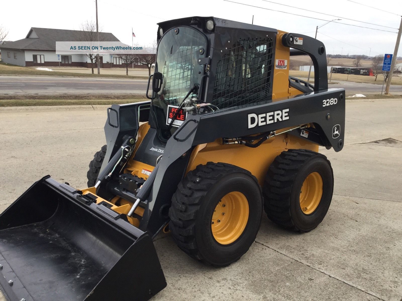 Погрузчик john. Мини погрузчик John Deere 328. Мини погрузчик John Deere 328d. Мини погрузчик Джон Дир 328d с фрезой. Минипогрузчик John Deere 328d габариты.